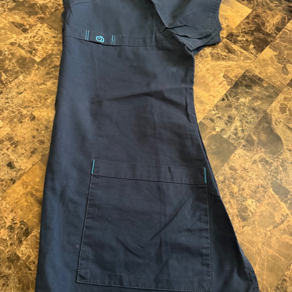 Scrub top - Picture 2 of 2